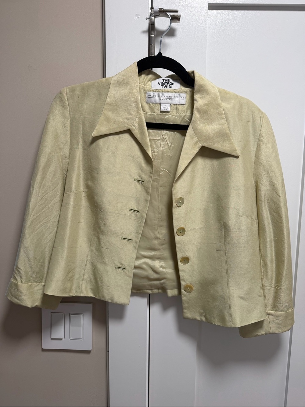 Valerie Stevens Soft Yellow Cropped Blazer